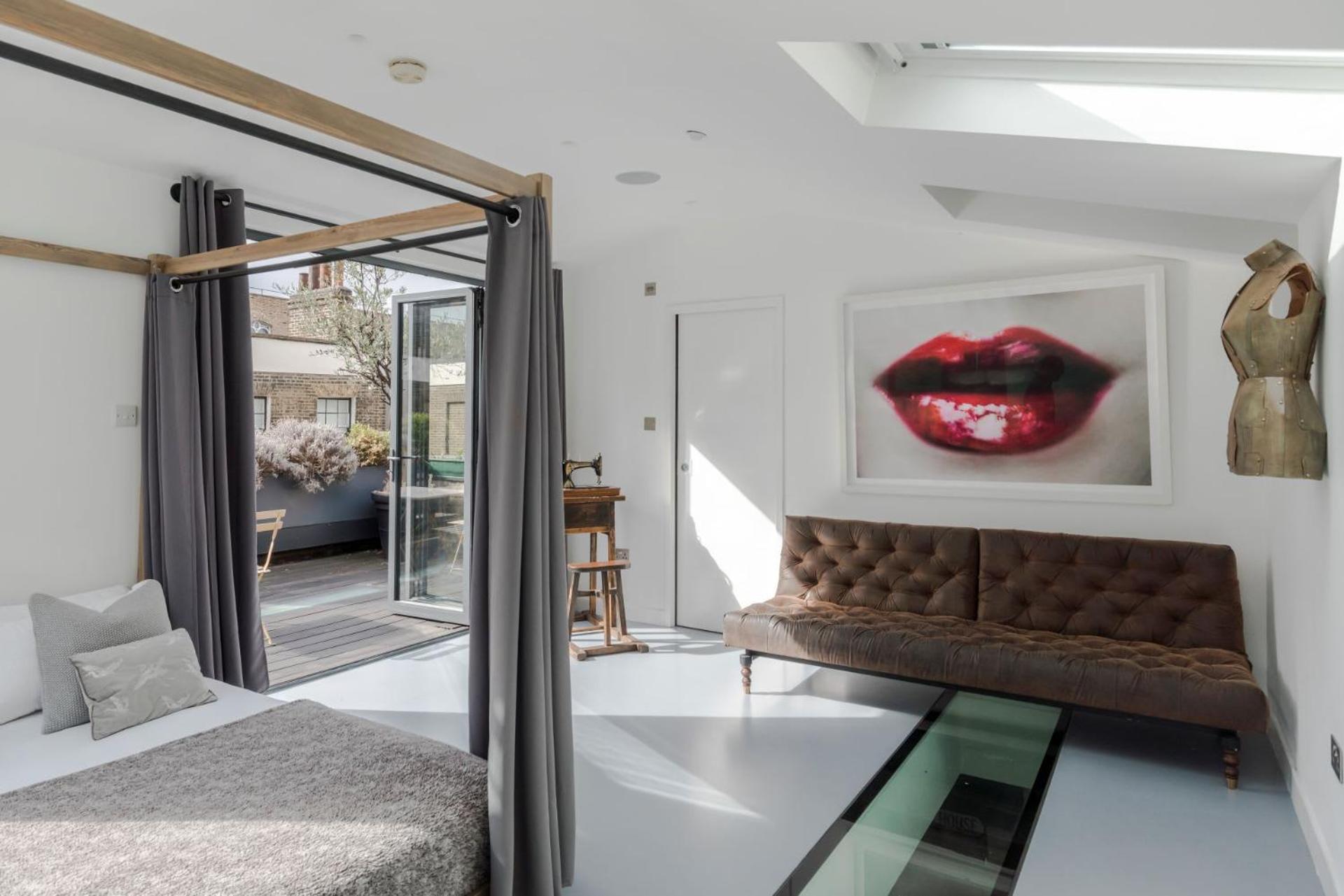 The Dream Factory - Bridge- By Frankie Says Casa vacanze